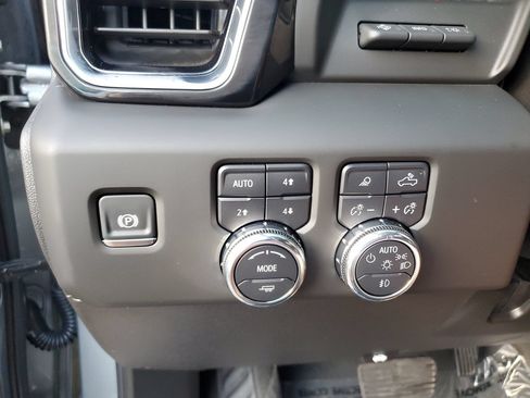 Used 2025 GMC Sierra 2500 Denali w/ Denali Reserve Package AWD/4WD image 31