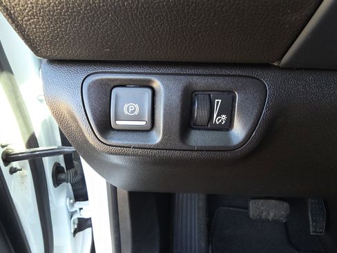 Used 2023 GMC Acadia SLE FWD image 20