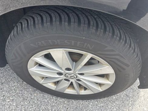 Used 2019 Volkswagen Golf S FWD image 10