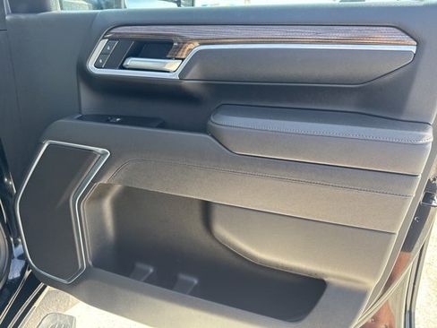 Used 2025 Chevrolet Silverado 2500 LT w/ Convenience Package image 29