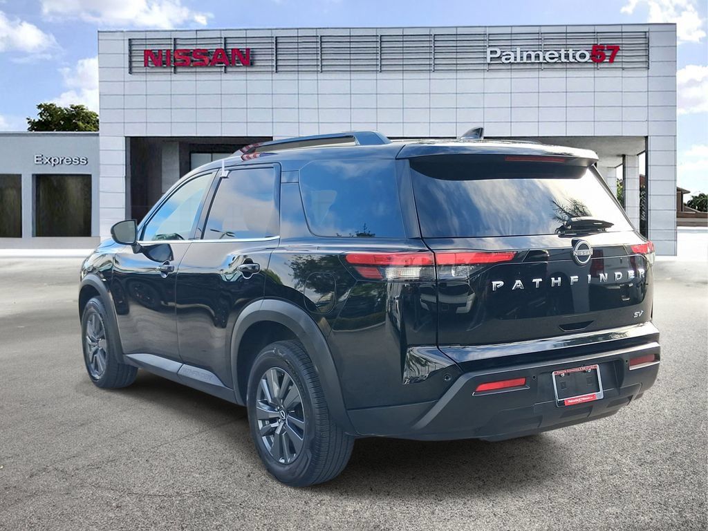 Certified 2024 Nissan Pathfinder SV FWD image 4