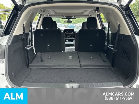 Certified 2025 Nissan Pathfinder SV w/ SV Premium Package image 32