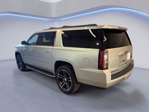 Used 2016 GMC Yukon XL SLT w/ Open Road Package AWD/4WD image 5