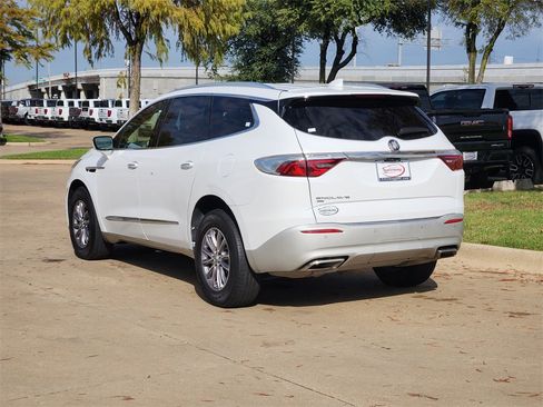 Used 2024 Buick Enclave Premium image 5
