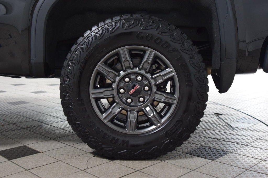 Used 2025 GMC Sierra 1500 AT4 w/ AT4 Premium Package AWD/4WD image 26