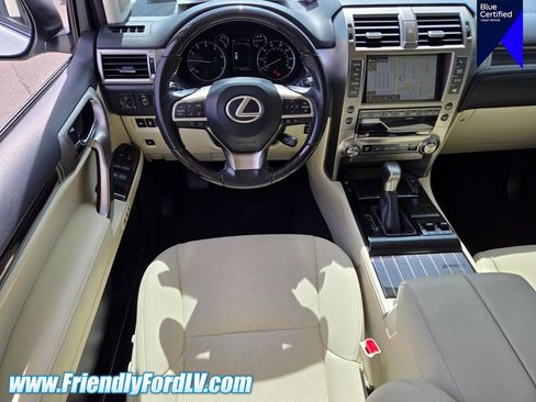 Used 2020 Lexus GX 460 Premium w/ Premium Package image 11