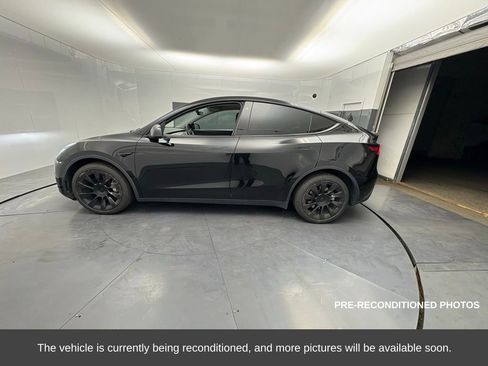 Used 2021 Tesla Model Y Long Range image 2