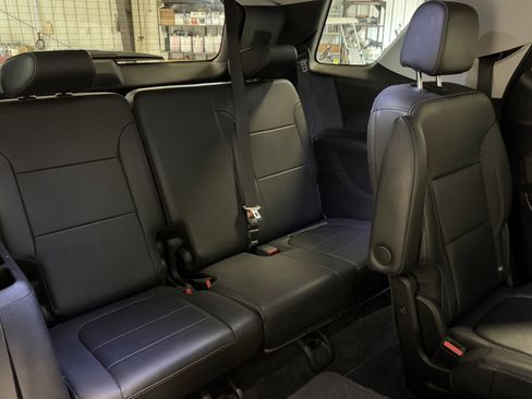 Used 2020 Chevrolet Traverse RS FWD image 26