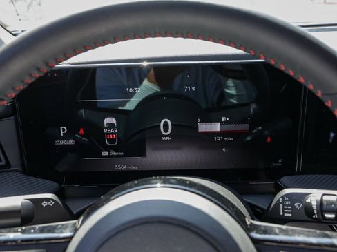Used 2025 Nissan Kicks SR FWD image 25