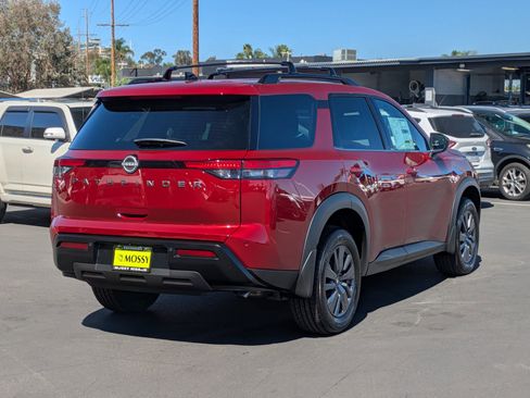 New 2026 Nissan Pathfinder SV image 8