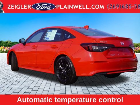 Used 2025 Honda Civic Sport image 3