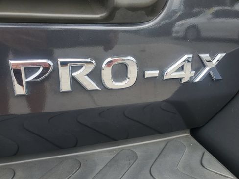 Used 2014 Nissan Xterra PRO-4X w/ Pro-4x Leather Package AWD/4WD image 14