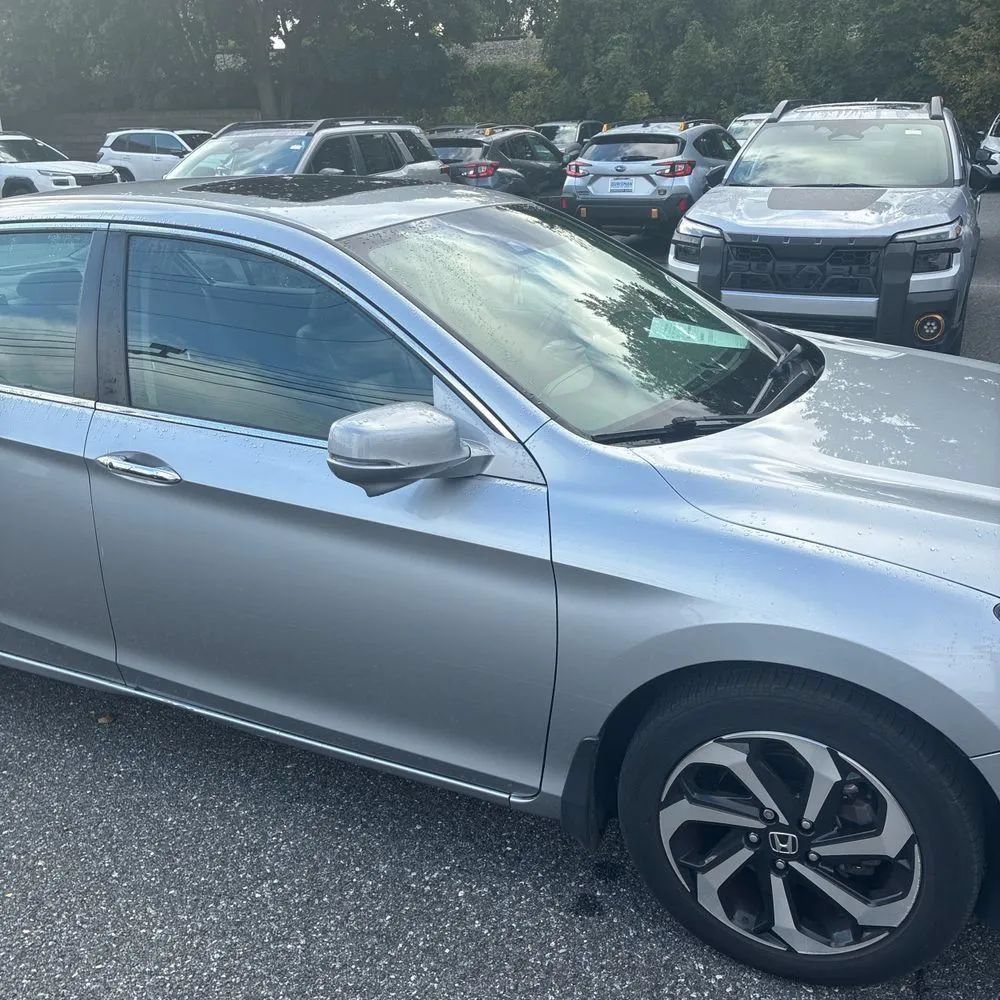 Used 2017 Honda Accord EX-L image 13