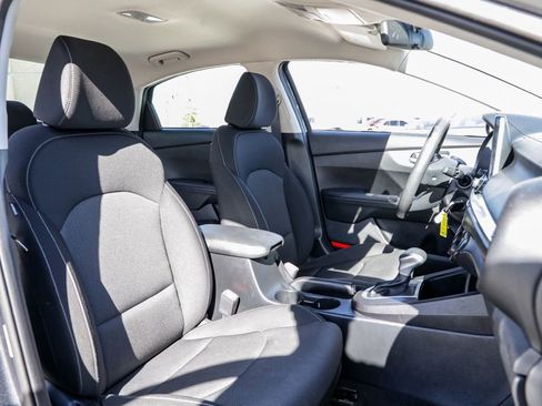 Used 2024 Kia Forte LXS image 18