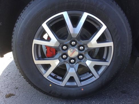 Used 2020 GMC Acadia SLE w/ LPO, Floor Liner Package image 10