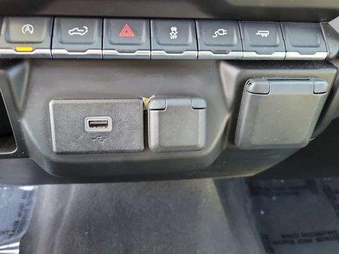 Used 2020 Chevrolet Silverado 1500 Custom w/ Custom Value Package image 20