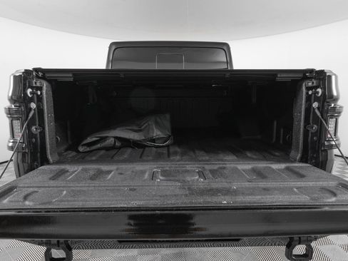 Used 2024 Jeep Gladiator Sport AWD/4WD image 7