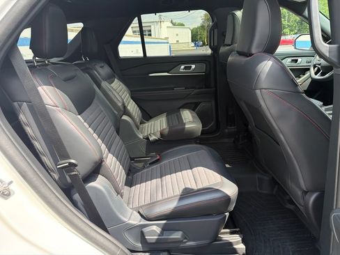 Used 2025 Ford Explorer ST-Line w/ Premium Package AWD/4WD image 24