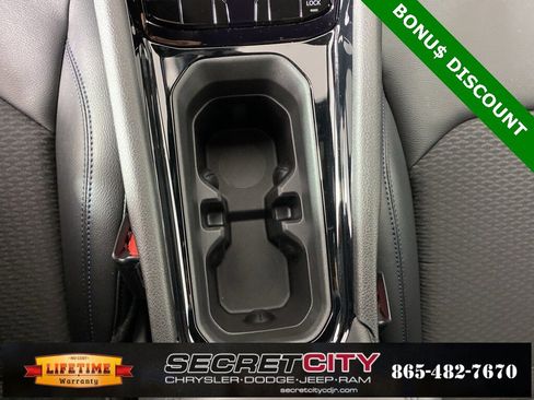 New 2026 Jeep Compass Latitude image 24