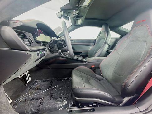 Certified 2025 Porsche 911 Carrera GTS image 5