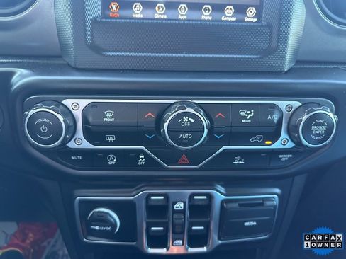 Used 2023 Jeep Wrangler Sport S image 4