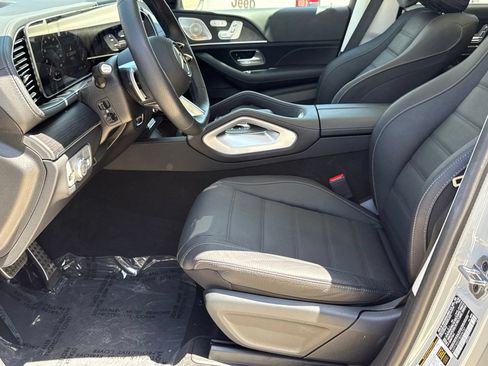 Used 2026 Mercedes-Benz GLS 450 4MATIC image 24