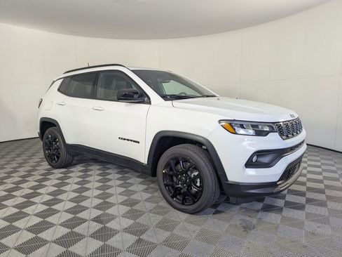 New 2026 Jeep Compass Latitude image 2