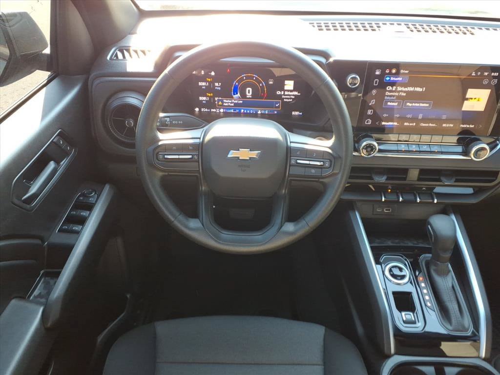 Used 2025 Chevrolet Colorado W/T AWD/4WD image 30