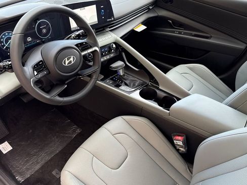 New 2026 Hyundai Elantra Limited image 7