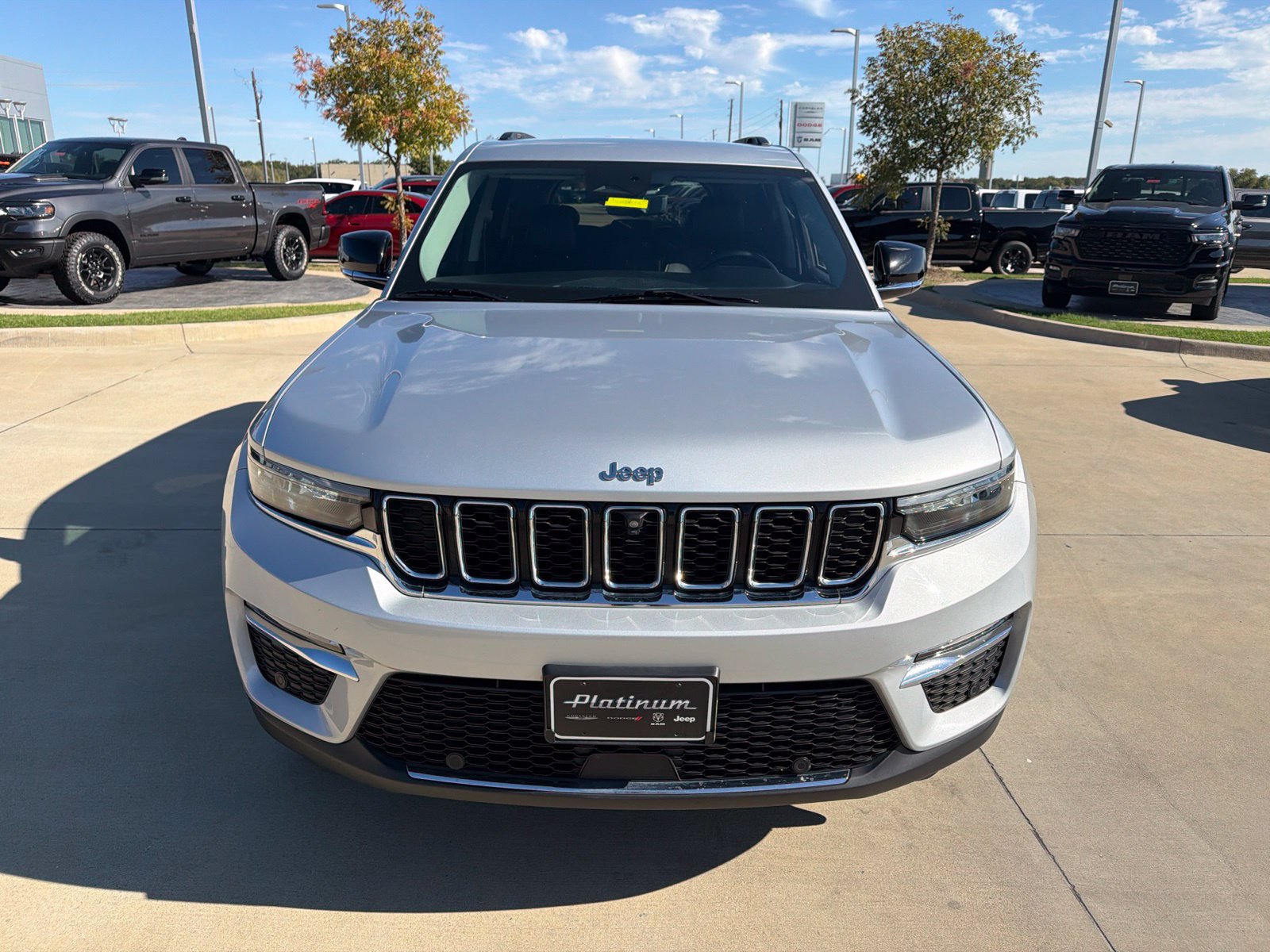 Used 2022 Jeep Grand Cherokee Limited w/ Luxury Tech Group II RWD image 8