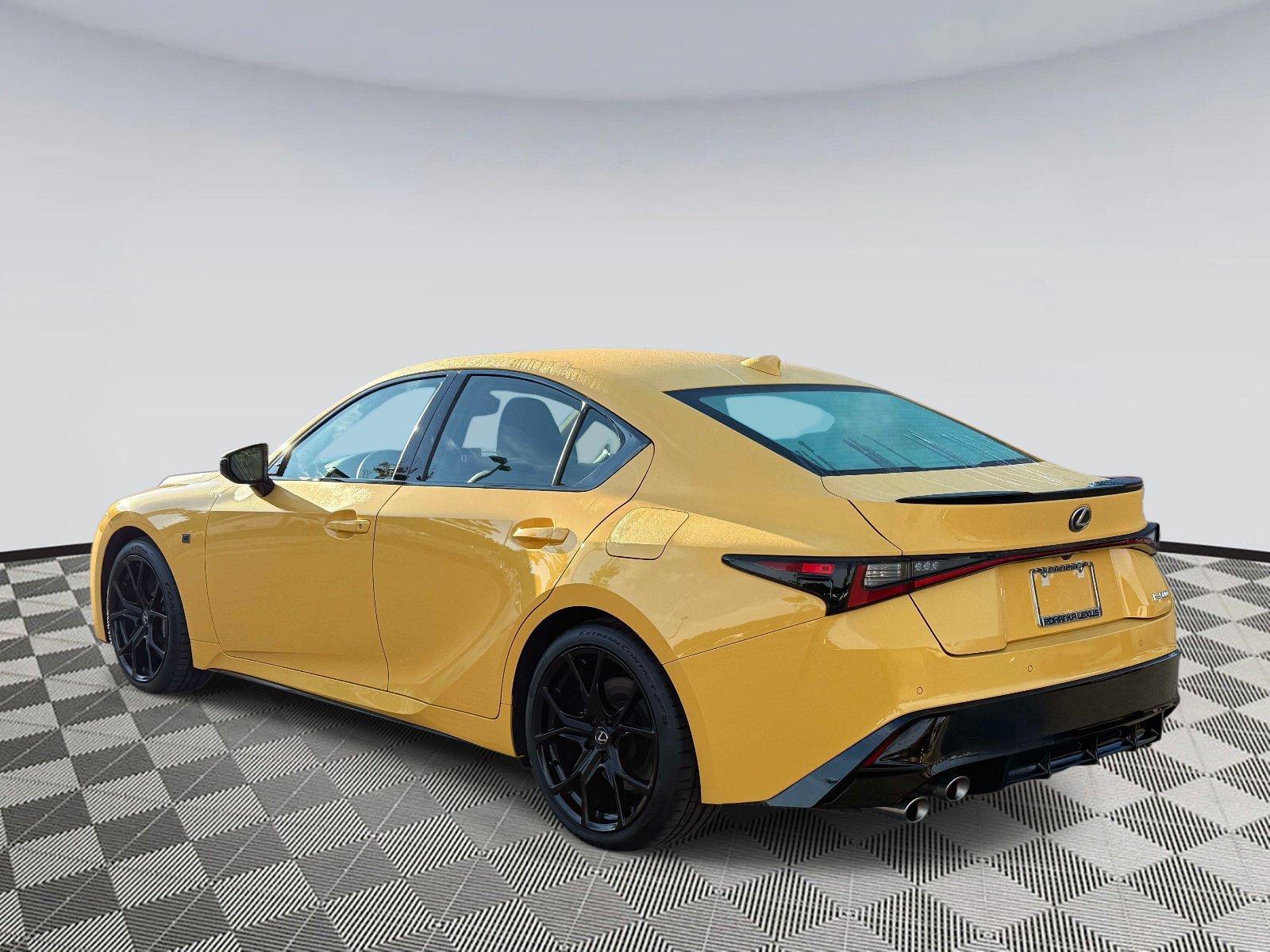 Used 2025 Lexus IS 500 RWD image 4