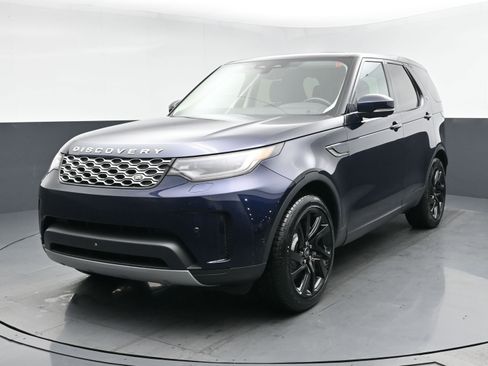 Used 2023 Land Rover Discovery S image 1
