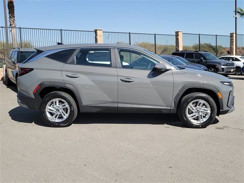 New 2026 Hyundai Tucson SE image 24