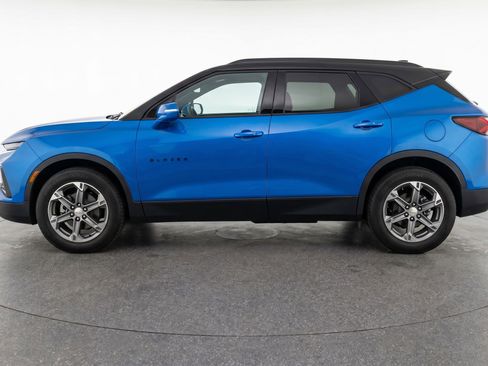 Used 2025 Chevrolet Blazer LT FWD image 5