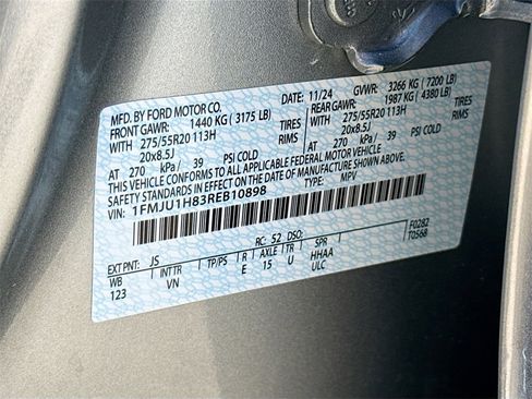 Used 2024 Ford Expedition XLT image 34