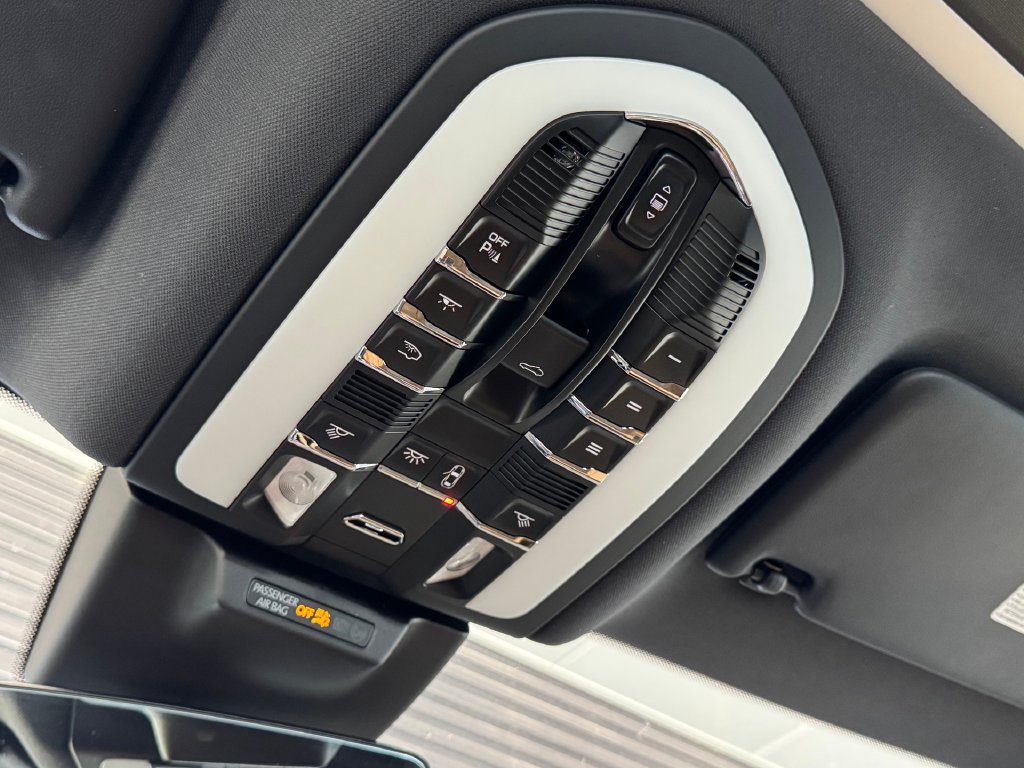 Certified 2026 Porsche Macan AWD/4WD image 28