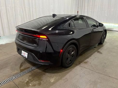 Used 2023 Toyota Prius LE AWD/4WD image 4