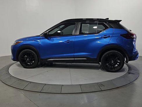 Used 2021 Nissan Kicks SR w/ SR Premium Package image 2