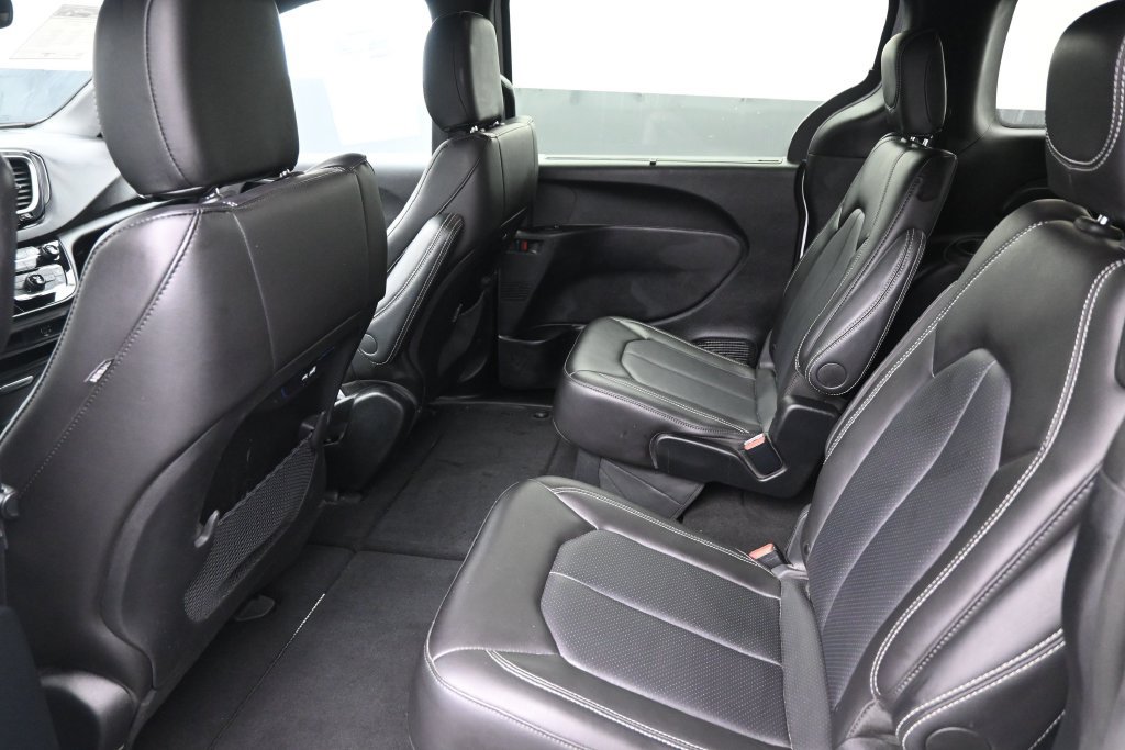 Used 2026 Chrysler Pacifica Select FWD image 25