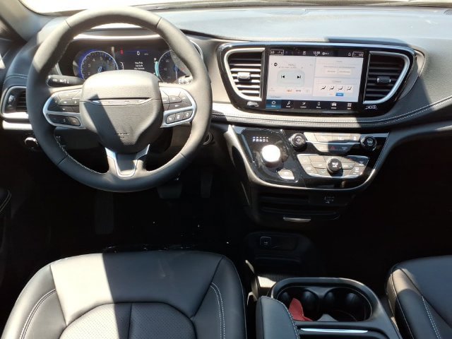 New 2027 Chrysler Pacifica Select AWD/4WD image 17