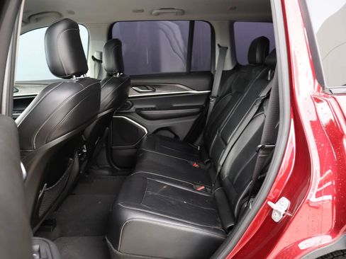 Used 2022 Jeep Grand Cherokee Limited RWD image 10