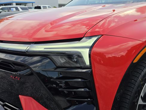 New 2026 Chevrolet Blazer EV SS w/ Performance Package AWD/4WD image 13