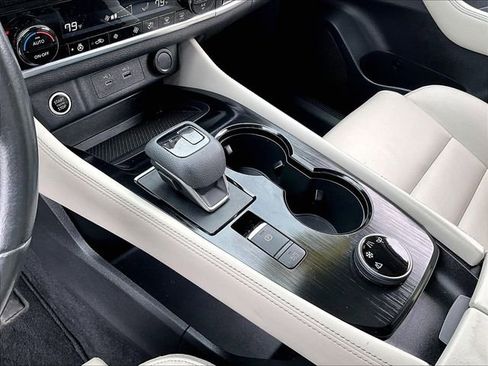 Used 2023 Nissan Rogue SL image 20