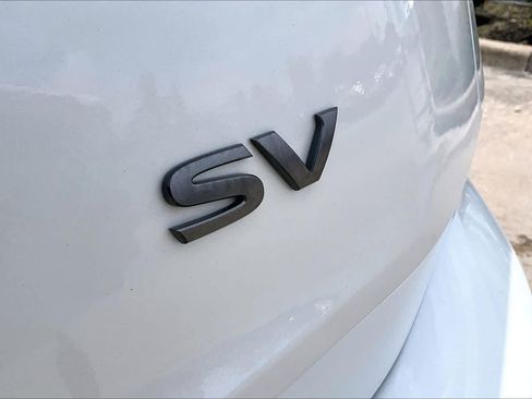 Certified 2024 Nissan Rogue SV FWD image 10