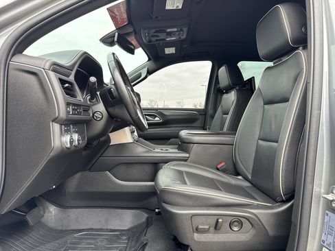 Used 2022 GMC Yukon XL SLT w/ SLT Luxury Package image 16