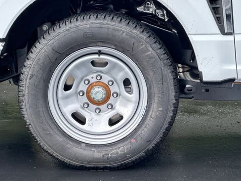 New 2026 Ford F350 XL w/ XL Chrome Package image 22