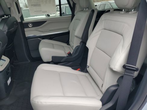 New 2026 Lincoln Navigator Reserve w/ Jet Appearance Package image 30