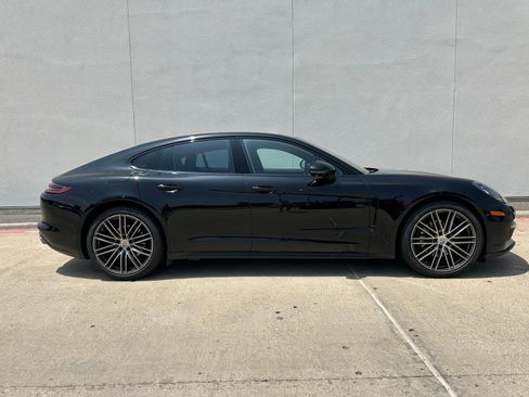 Used 2017 Porsche Panamera 4 AWD/4WD image 9