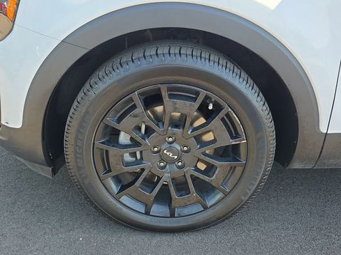 Used 2022 Kia Telluride EX w/ EX Premium Package AWD/4WD image 9
