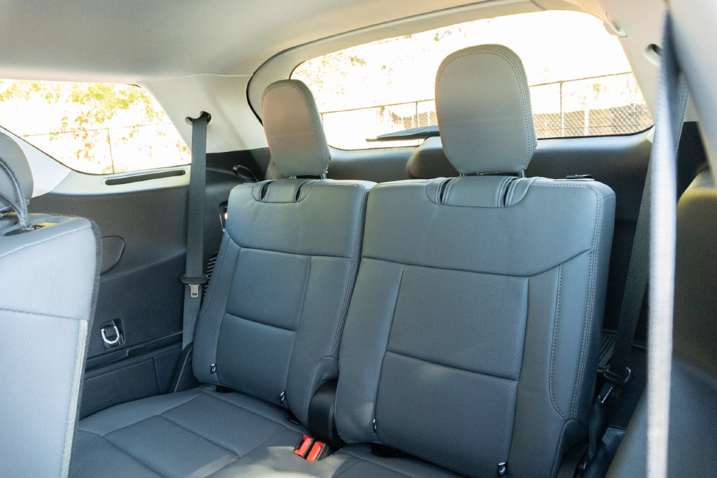 Used 2025 Ford Explorer Active RWD image 20